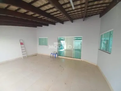 Casa com 3 Quartos para alugar, 180m² no Granada, Uberlândia