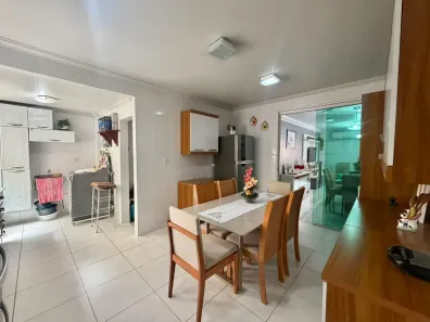 Apartamento com 3 Quartos para alugar, 100m² no Coqueiro, Belém