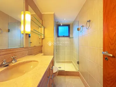 Apartamento com 3 Quartos à venda, 138m² no Três Figueiras, Porto Alegre