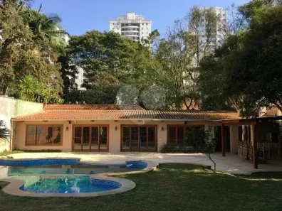 Sobrado com 4 Quartos à venda, 700m² no Santo Amaro, São Paulo