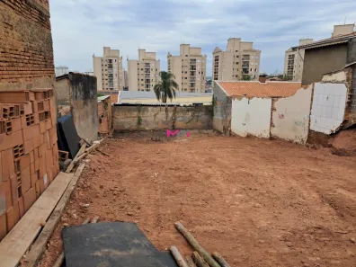 Lote/Terreno à venda, 300m² no Vila Nova Esperia, Jundiaí