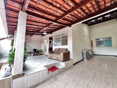 Casa com 3 Quartos à venda, 180m² no Santa Mônica, Belo Horizonte
