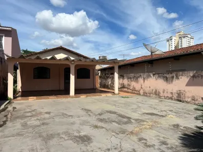 Casa com 4 Quartos à venda, 220m² no Setor Leste Universitário, Goiânia