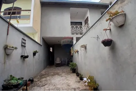 Sobrado com 5 Quartos à venda, 130m² no Conjunto Habitacional Vila Réggio, Campinas