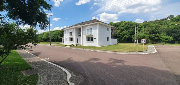 Casa de Condomínio com 3 Quartos à venda, 350m² no Uberaba, Curitiba