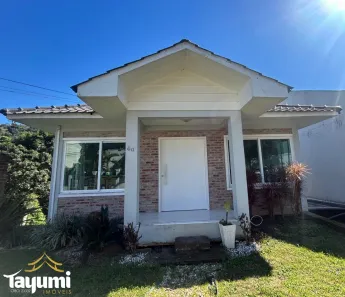 Casa com 3 Quartos para alugar, 179m² no Santo Inácio, Santa Cruz do Sul