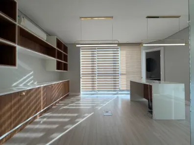 Sala Comercial à venda, 61m² no Centro, Balneário Camboriú