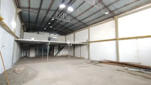 Galpão/Depósito/Armazém à venda, 330m² no Humaitá, Porto Alegre