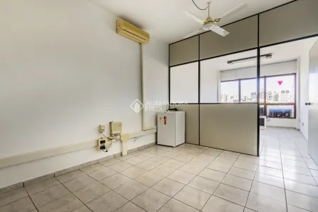 Sala Comercial à venda, 32m² no São Geraldo, Porto Alegre