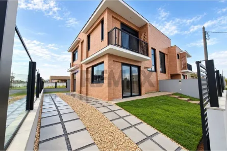 Sobrado com 3 Quartos à venda, 181m² no Carianos, Florianópolis
