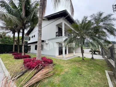Casa com 4 Quartos para alugar, 350m² no Dom Joaquim, Brusque