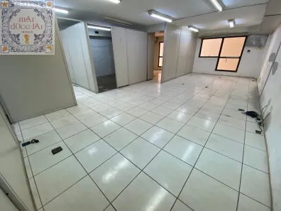 Sala Comercial à venda, 115m² no Centro, Santos