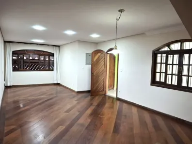 Casa com 3 Quartos à venda, 220m² no Jardim Oriental, São Paulo