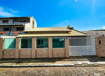 Casa com 3 Quartos à venda, 180m² no São João, Itajaí