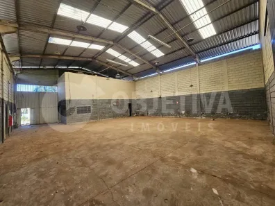 Galpão/Depósito/Armazém para alugar, 750m² no Distrito Industrial, Uberlândia