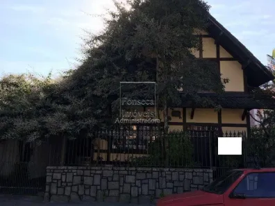 Casa com 3 Quartos à venda, 380m² no Valparaíso, Petrópolis