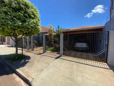 Casa com 3 Quartos à venda, 441m² no Champagnat, Londrina