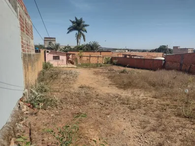 Lote/Terreno à venda, 900m² no Arapoanga, Brasília