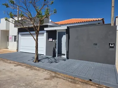 Casa com 3 Quartos à venda, 138m² no Guararapes, Guararapes