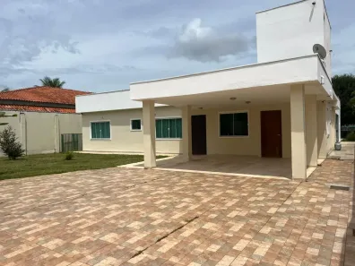 Casa de Condomínio com 3 Quartos à venda, 1000m² no Região dos Lagos, Brasília