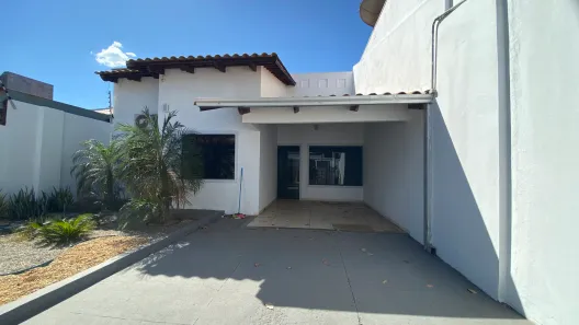 Casa com 3 Quartos para alugar, 100m² no Plano Diretor Sul, Palmas
