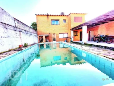 Casa com 3 Quartos à venda, 252m² no Guarujá, Porto Alegre