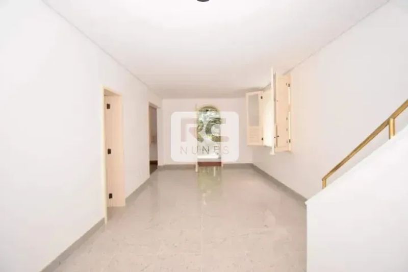 Casa com 4 quartos — Lourdes, Belo Horizonte
