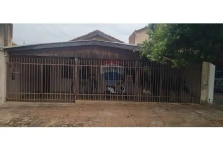 Casa com 4 Quartos à venda, 400m² no Centro, Andradina
