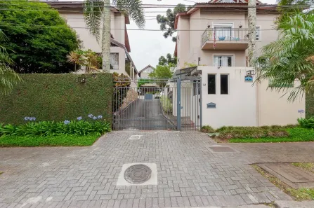 Casa de Condomínio com 4 Quartos à venda, 220m² no Bom Retiro, Curitiba