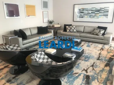 Sobrado com 5 Quartos à venda, 687m² no Pacaembu, São Paulo