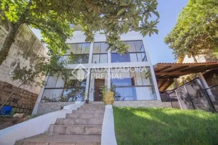 Sobrado com 4 Quartos para alugar, 400m² no Nonoai, Porto Alegre