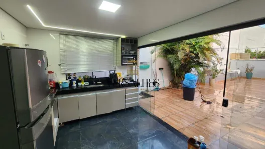 Casa com 3 Quartos à venda, 220m² no Santa Tereza, Belo Horizonte