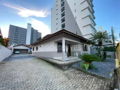 Casa com 3 Quartos à venda, 121m² no Santa Terezinha, Brusque