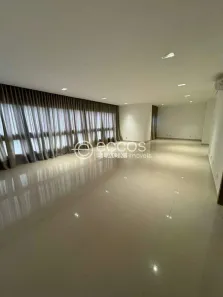 Apartamento com 3 Quartos para alugar, 220m² no Jardim Karaíba, Uberlândia