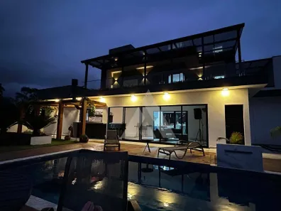 Casa com 4 Quartos à venda, 332m² no Riviera de Santa Cristina XIII, Paranapanema