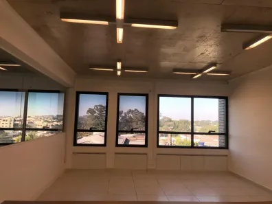 Sala Comercial para alugar, 123m² no Jardim Lambreta, Cotia
