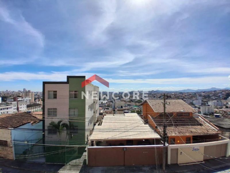 Casa com 3 quartos — Santa Efigênia, Belo Horizonte