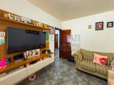 Casa com 5 Quartos à venda, 205m² no Guará II, Brasília