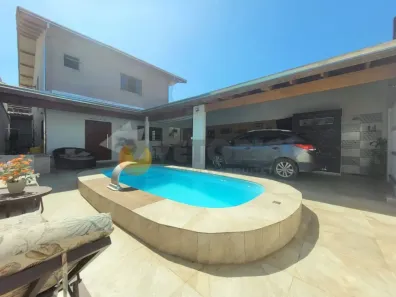 Sobrado com 4 Quartos à venda, 250m² no Poiares, Caraguatatuba