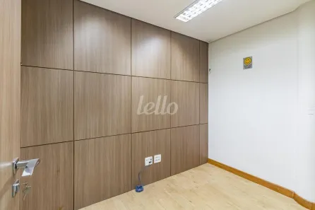 Sala Comercial para alugar, 100m² no Sé, São Paulo