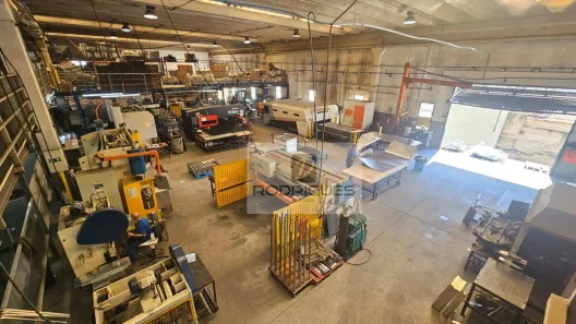 Galpão/Depósito/Armazém para venda ou aluguel, 2126m² no Alves Dias, São Bernardo do Campo