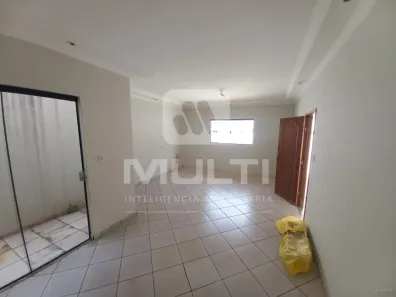 Casa com 3 Quartos para alugar, 130m² no Cidade Jardim, Uberlândia