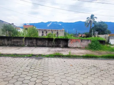 Lote/Terreno à venda, 500m² no Balneário Copacabana, Caraguatatuba