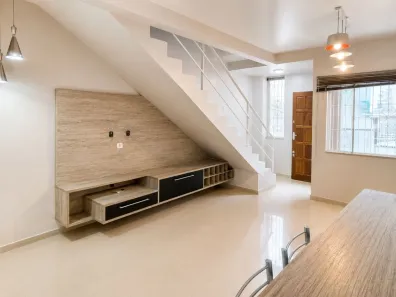 Sobrado com 2 Quartos à venda, 76m² no Centro, Camboriú