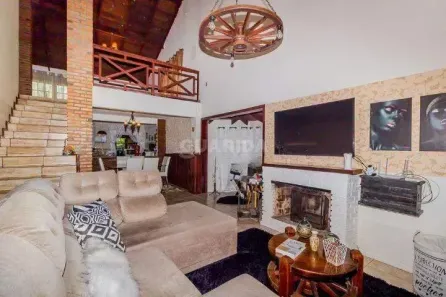 Casa com 5 Quartos para alugar, 350m² no São Caetano, Porto Alegre