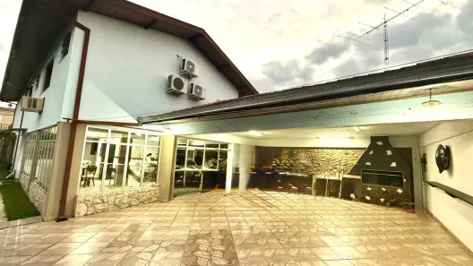 Casa com 3 Quartos à venda, 313m² no Hauer, Curitiba