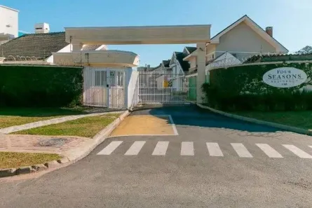 Lote/Terreno à venda, 320m² no Butiatuvinha, Curitiba