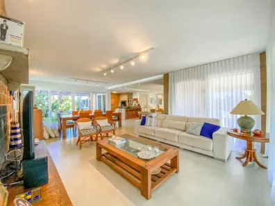Casa de Condomínio com 4 Quartos à venda, 250m² no XANGRI-LÁ, Xangri-lá