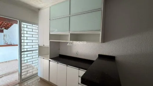 Casa de Condomínio com 3 Quartos para alugar, 150m² no Recreio dos Bandeirantes, Uberaba