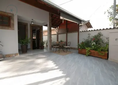 Casa com 3 Quartos à venda, 180m² no Santa Amélia, Belo Horizonte
